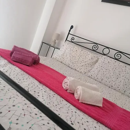 Deborah House דירה