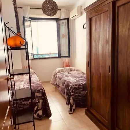 Deborah House דירה